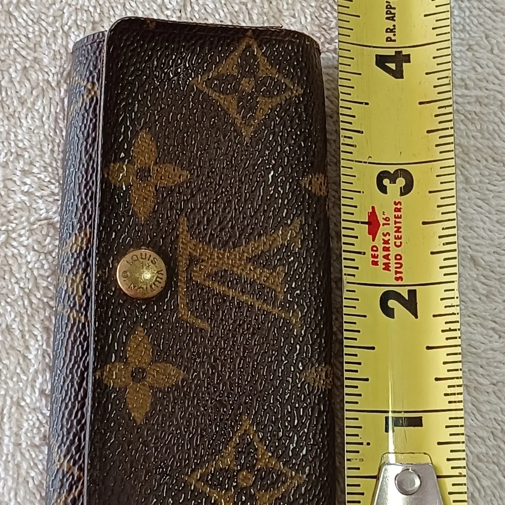 Louis Vuitton Brown Damier Leather Gold Key Holder 🔑